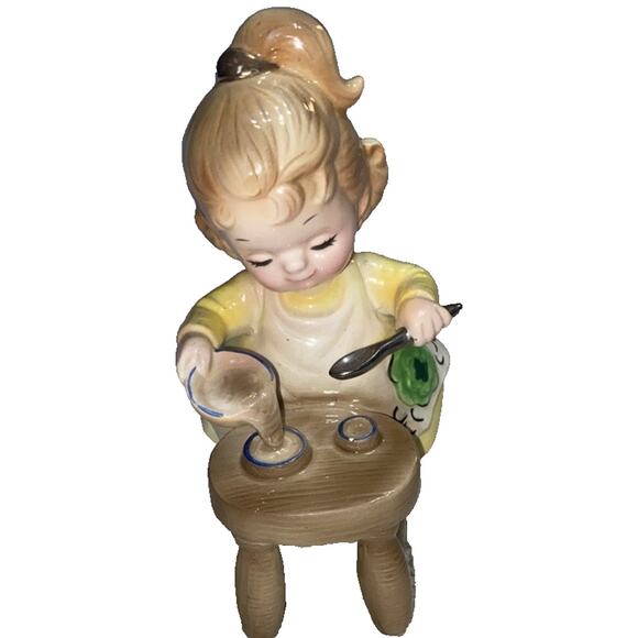 Vtg Josef Originals Figurine Happiness Is Making Mud Pies Girl Collectible - Picture 1 of 12